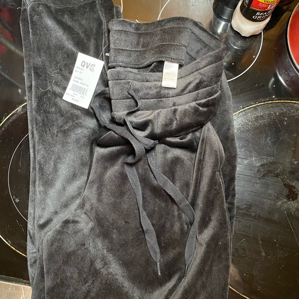 Ladies lounge pants size PS. Black